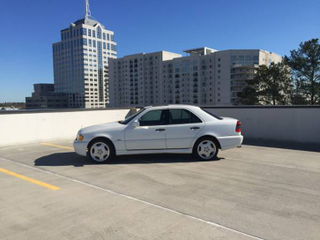 Illustration for article titled For $3,600, This 1998 Mercedes C43 AMG Is A Fixer-Upper